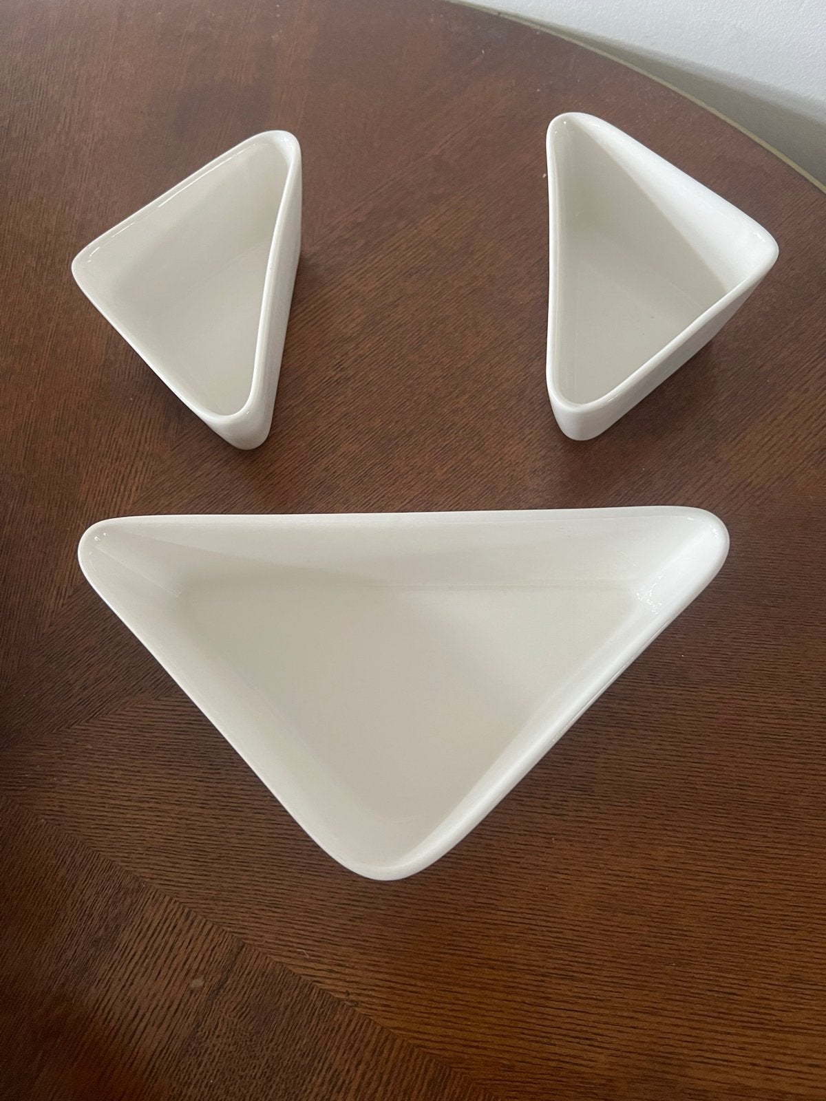 Set van 3 Intermezzo driehoekige schalen, wit porselein, Porselein of Keramiek, Schaal, Verzenden, Zo goed als nieuw