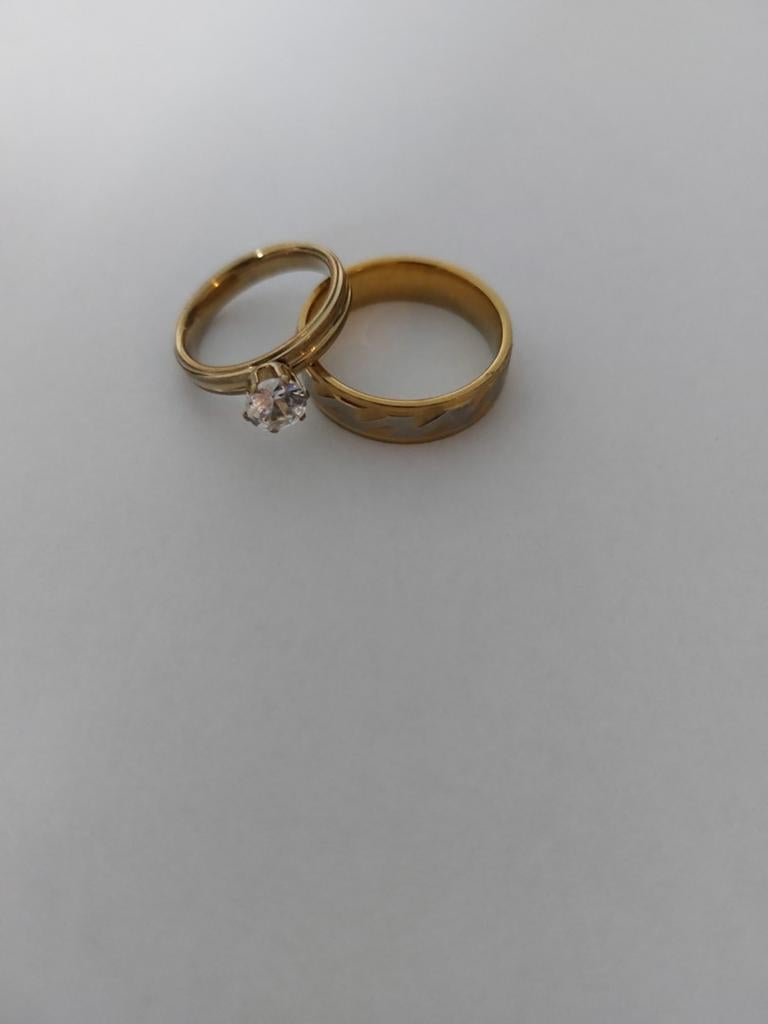 Gouden ringen set met steen, Sieraden, Tassen en Uiterlijk, Ringen, Ophalen of Verzenden, Zo goed als nieuw, 17 tot 18, Met edelsteen