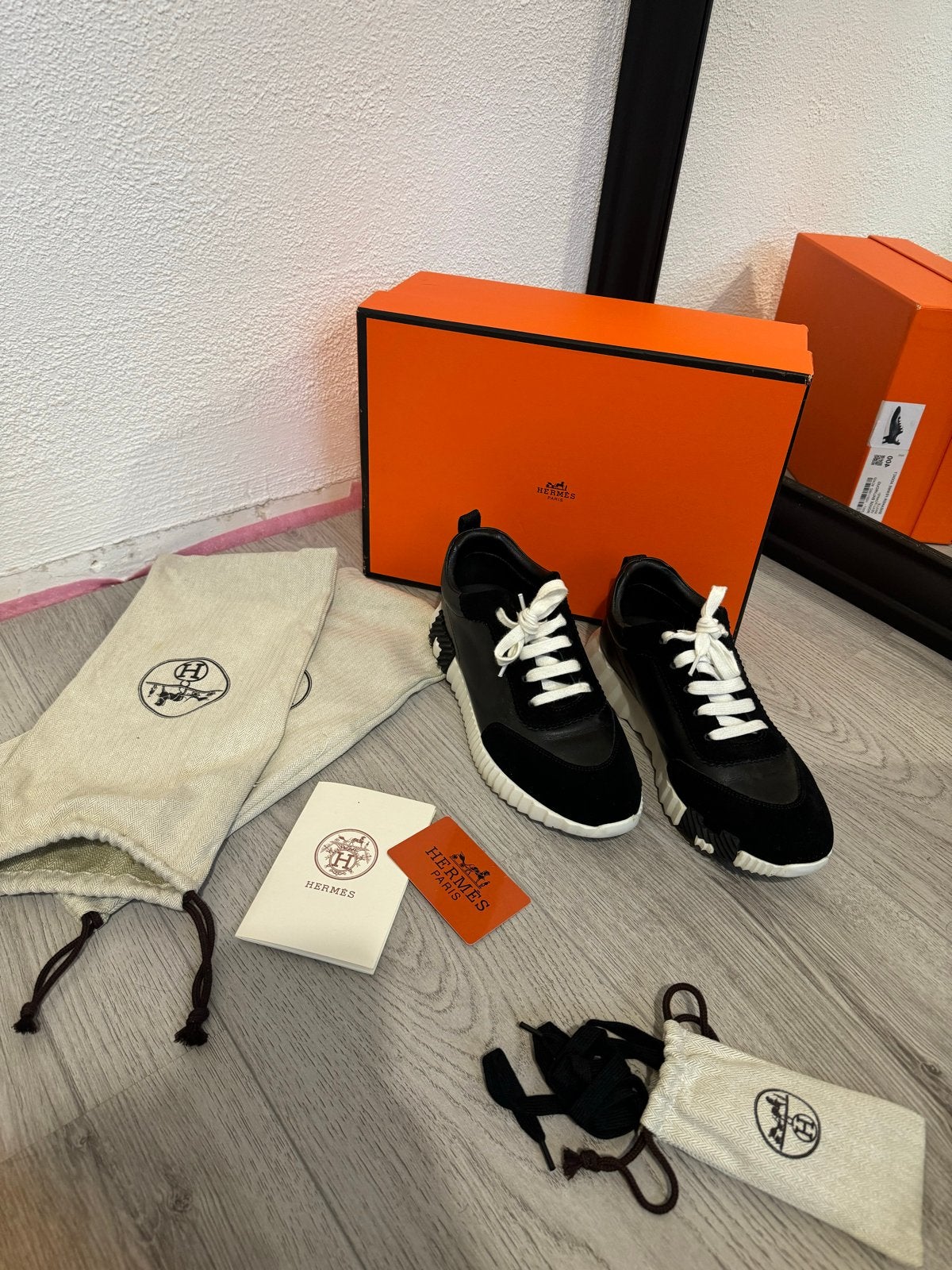 Hermes Sneakers - Zwart met Witte Veters, Ophalen of Verzenden, Zo goed als nieuw, Zwart, Sneakers of Gympen
