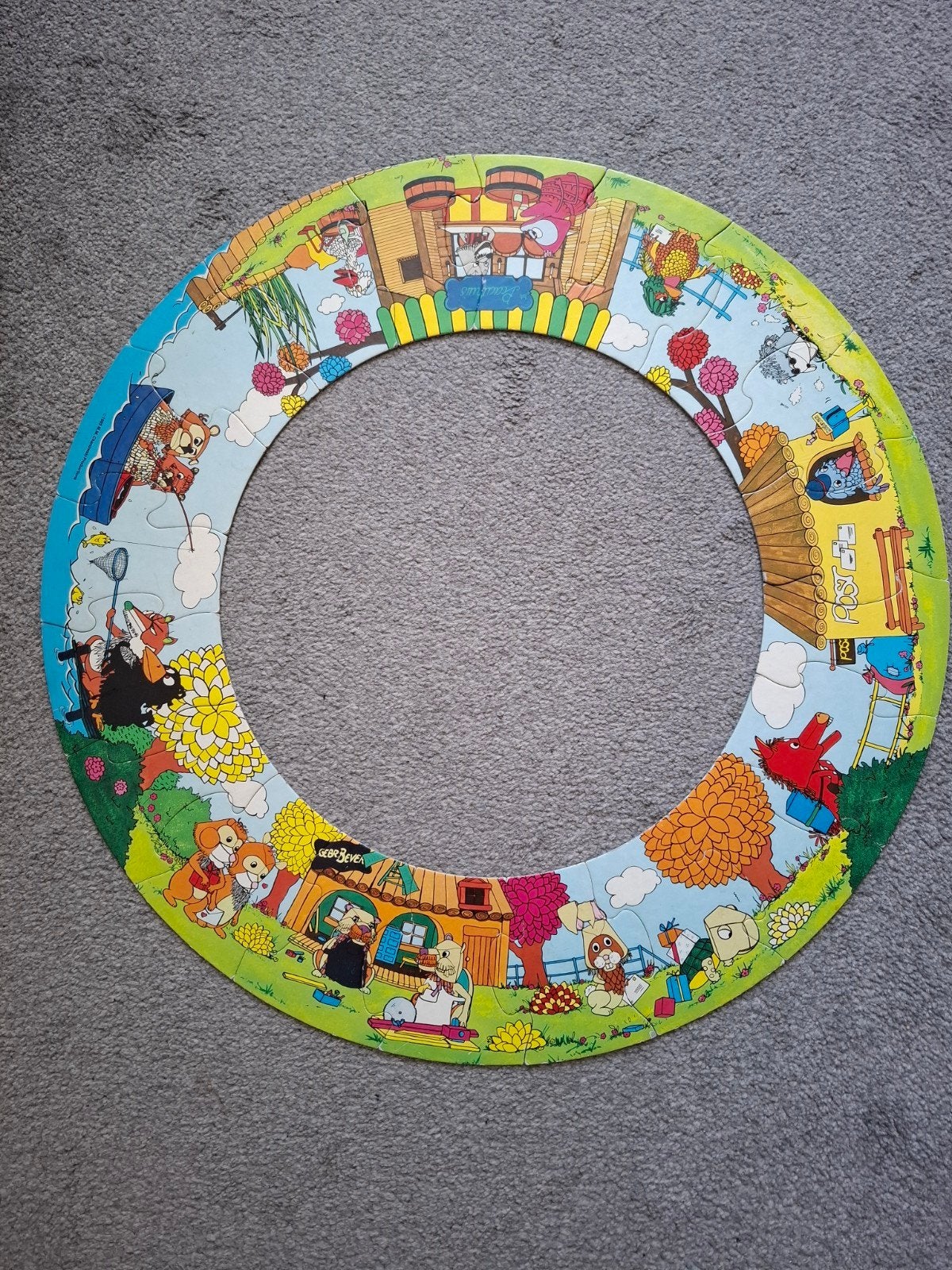 Fabeltjeskrant puzzel 20 stukjes, zonder doos, Ophalen of Verzenden, 10 tot 50 stukjes, Gebruikt, 2 tot 4 jaar