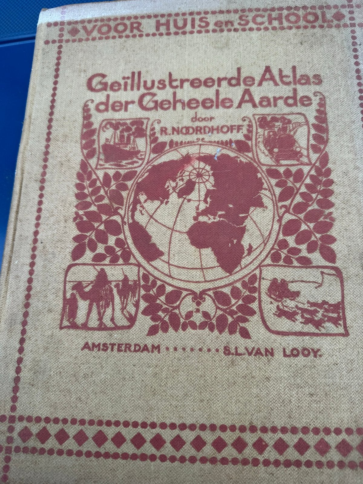 Geïllustreerde Atlas der Geheele Aarde - R. Noordhoff, Boeken, Atlassen en Landkaarten, Gelezen, Overige atlassen, Ophalen of Verzenden