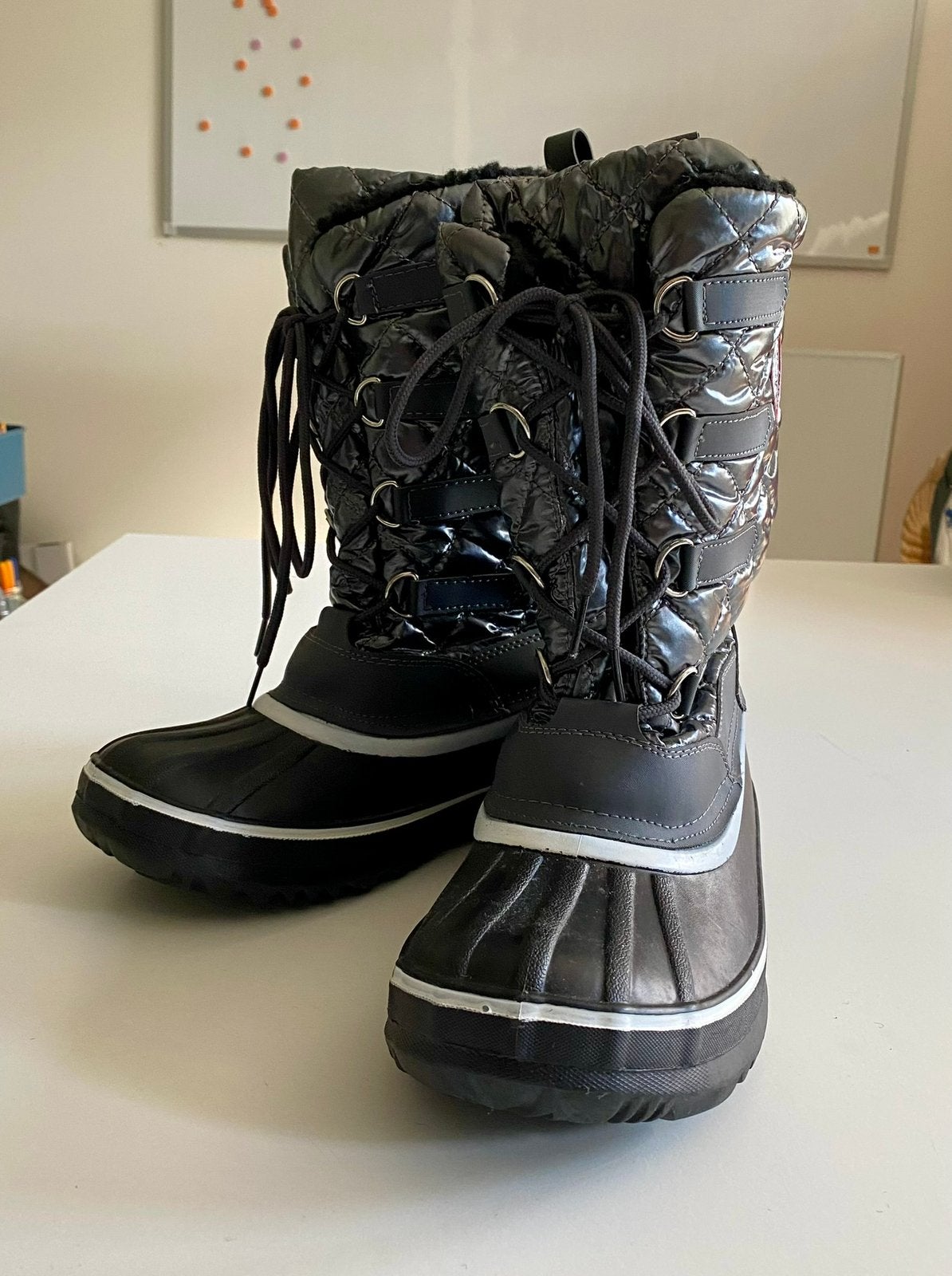 Zwarte snowboots maat 38/39, Ophalen of Verzenden, Zo goed als nieuw