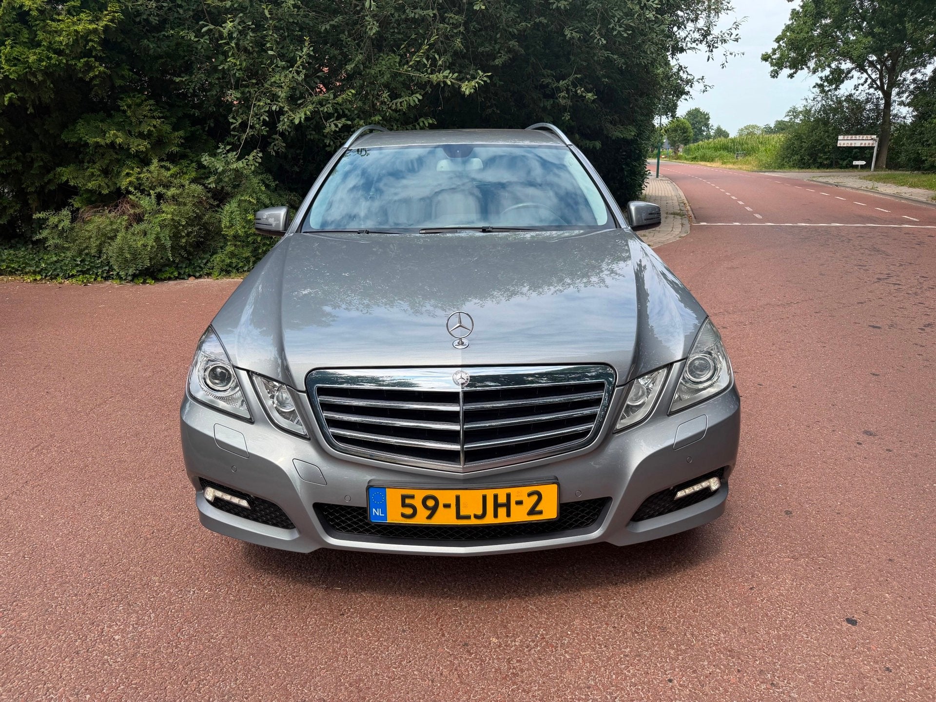 Mercedes-Benz E-klasse Estate 200 CGI Avantgarde / Navi / xe, Automaat, Achterwielaandrijving, Gebruikt, 4 cilinders