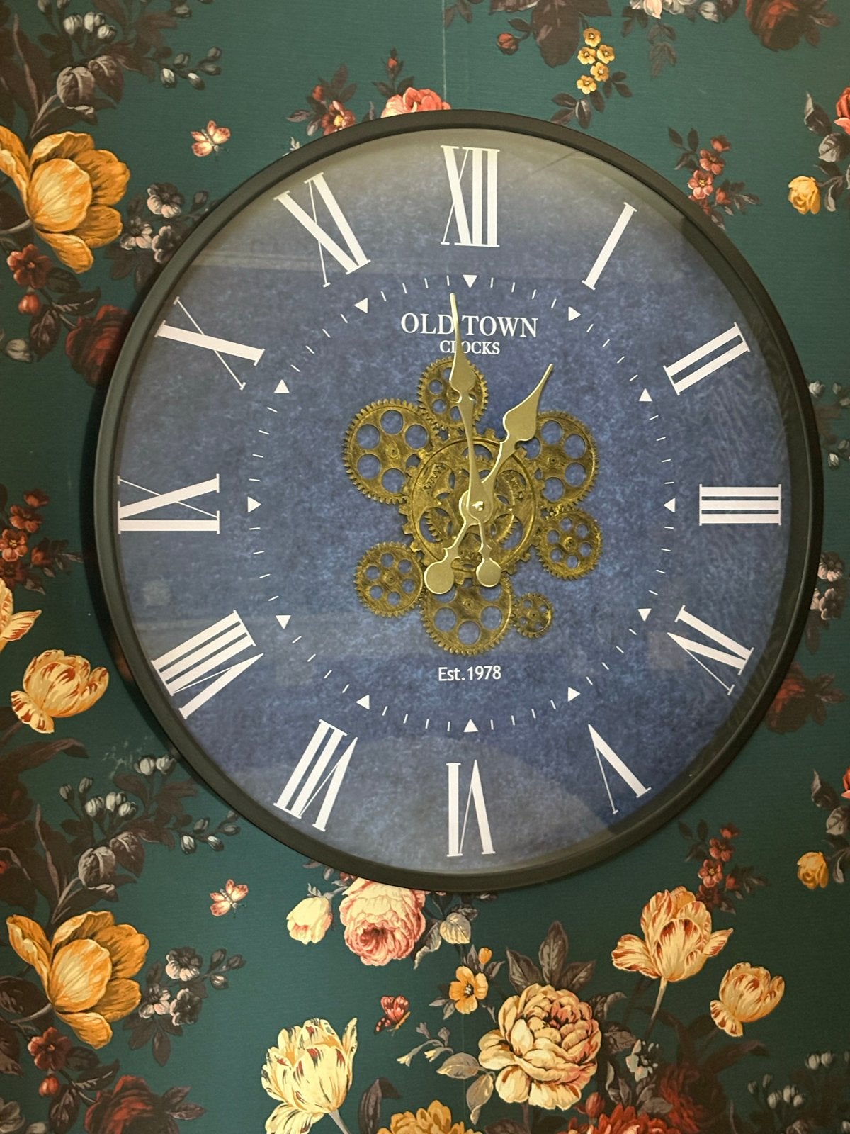 Grote wandklok 'Old Town Clocks' met zichtbaar uurwerk, Ophalen of Verzenden