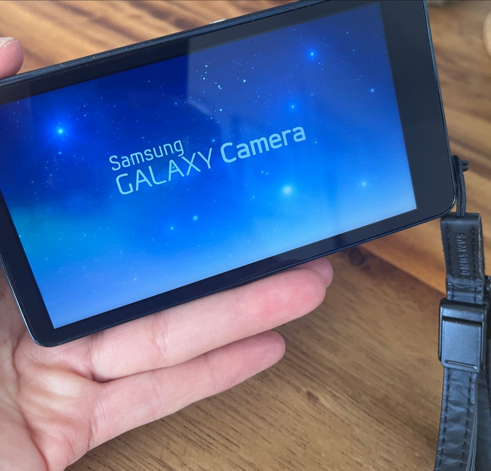 Samsung Galaxy Camera EK-GC110 met hoesje en oplader, Oplader, Ophalen of Verzenden, Zo goed als nieuw, Compactcamera