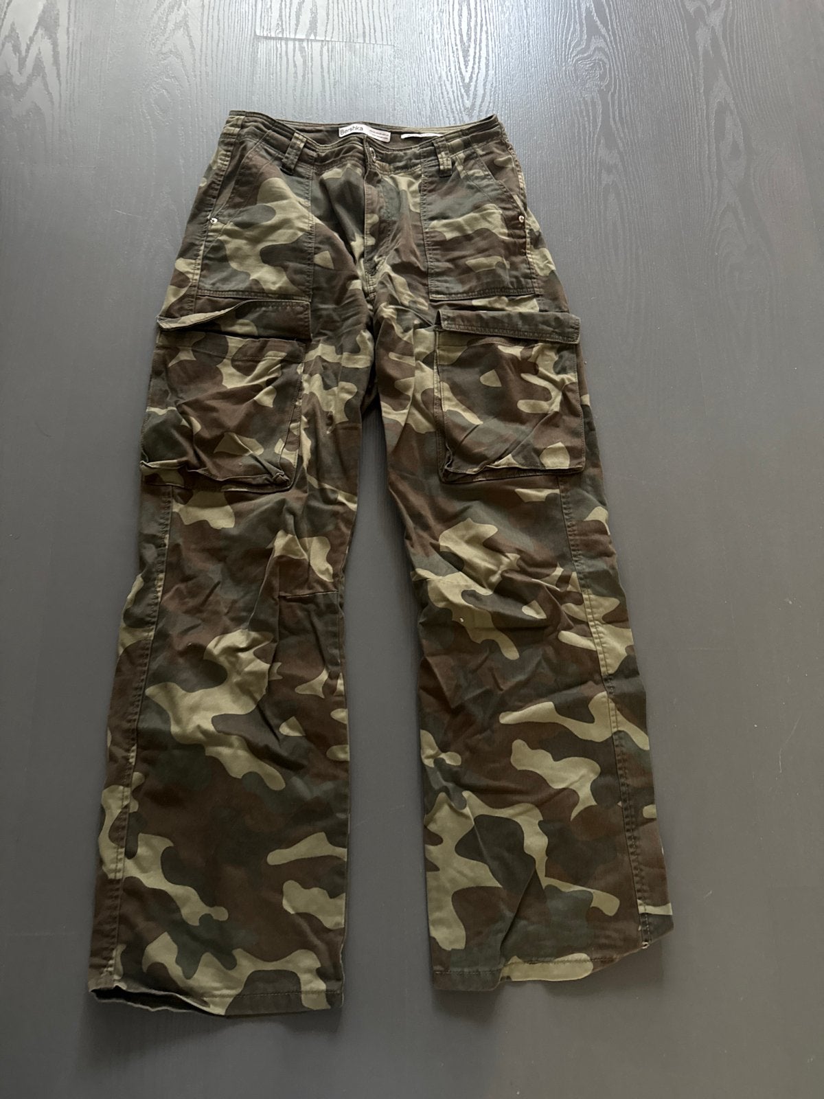 Bershka Medium Rise Cargo Straight Broek - Maat 38, Maat 38/40 (M), Verzenden, Lang, Gedragen