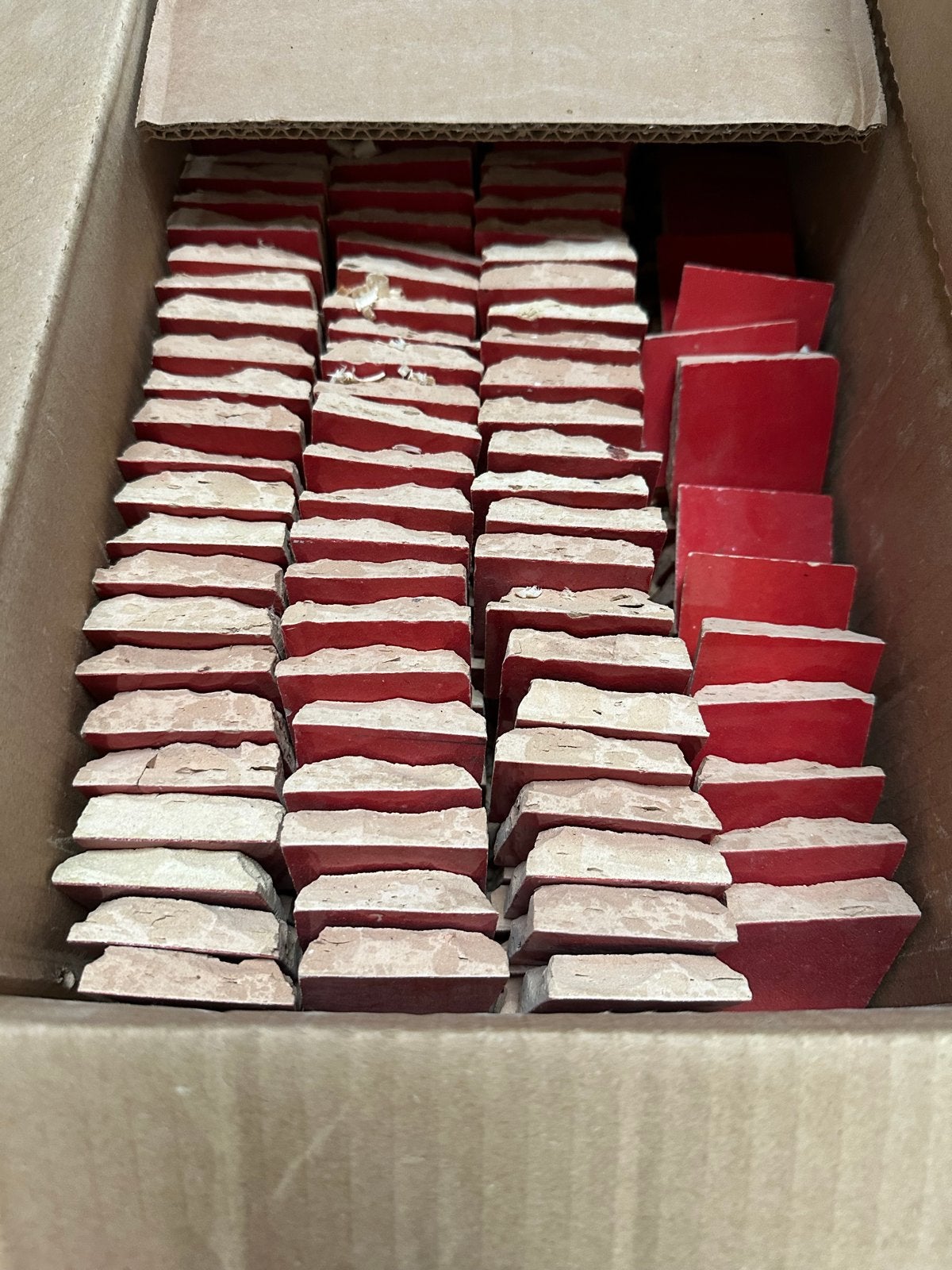 Ongeveer 300 rode marokkaanse Zellige tegels (5x5 cm), Doe-het-zelf en Verbouw, Overige materialen, Wandtegels, Nieuw, Minder dan 20 cm