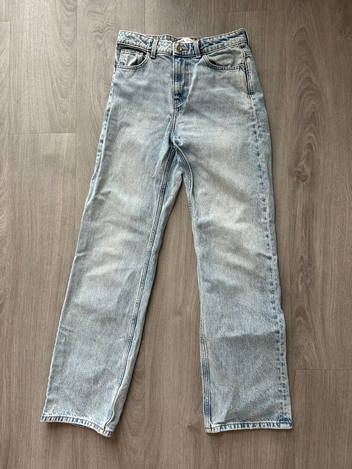 Zara high waist straight jeans | lichtblauw | maat 36, Kleding | Dames, Ophalen of Verzenden, Zo goed als nieuw, Blauw, W28 - W29 (confectie 36)