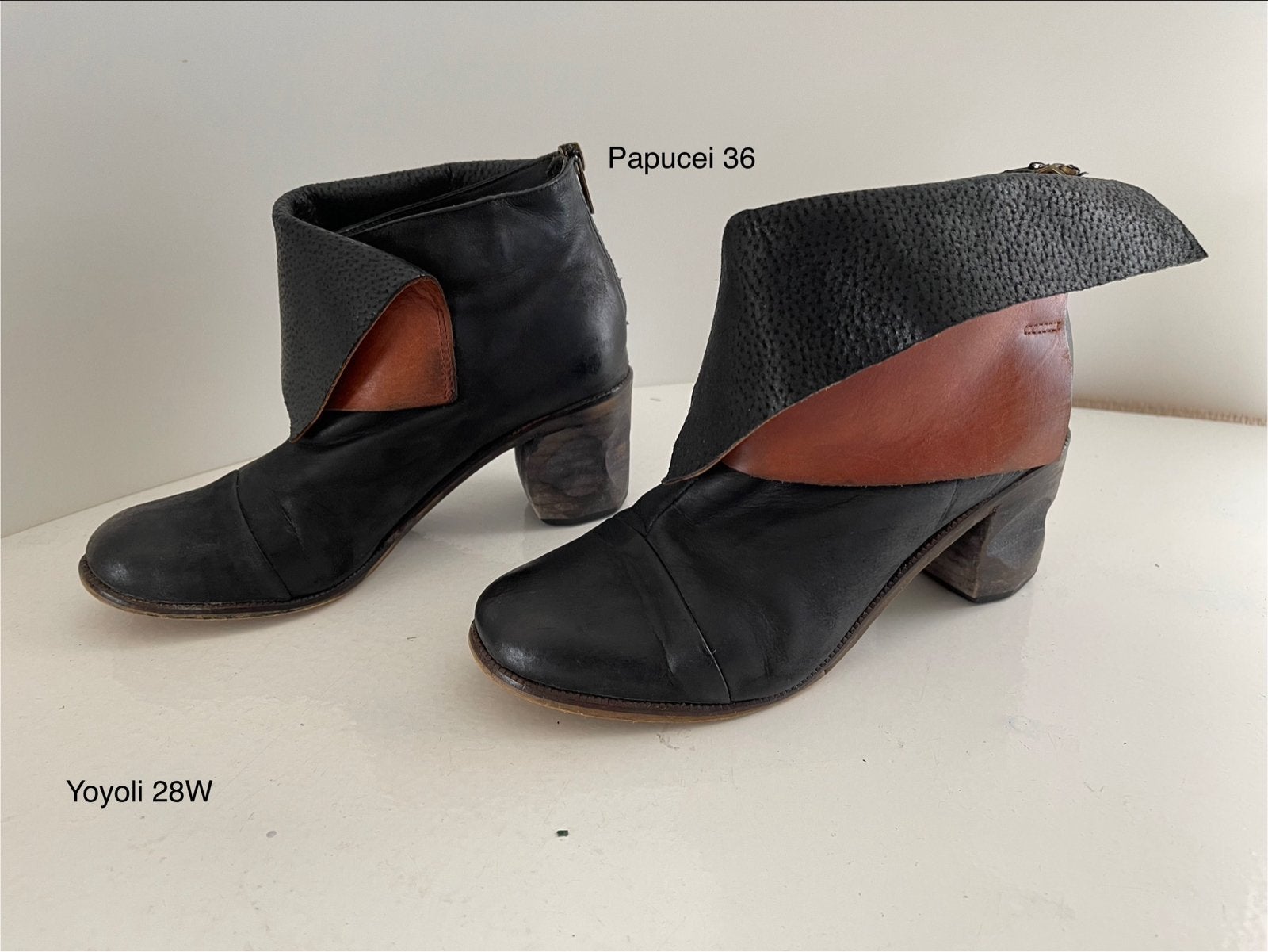 28W) Papucei 36 Zwarte & Bruine Leren Enkellaarzen, Kleding | Dames, Zwart, Lage of Enkellaarzen, Ophalen of Verzenden, Gedragen