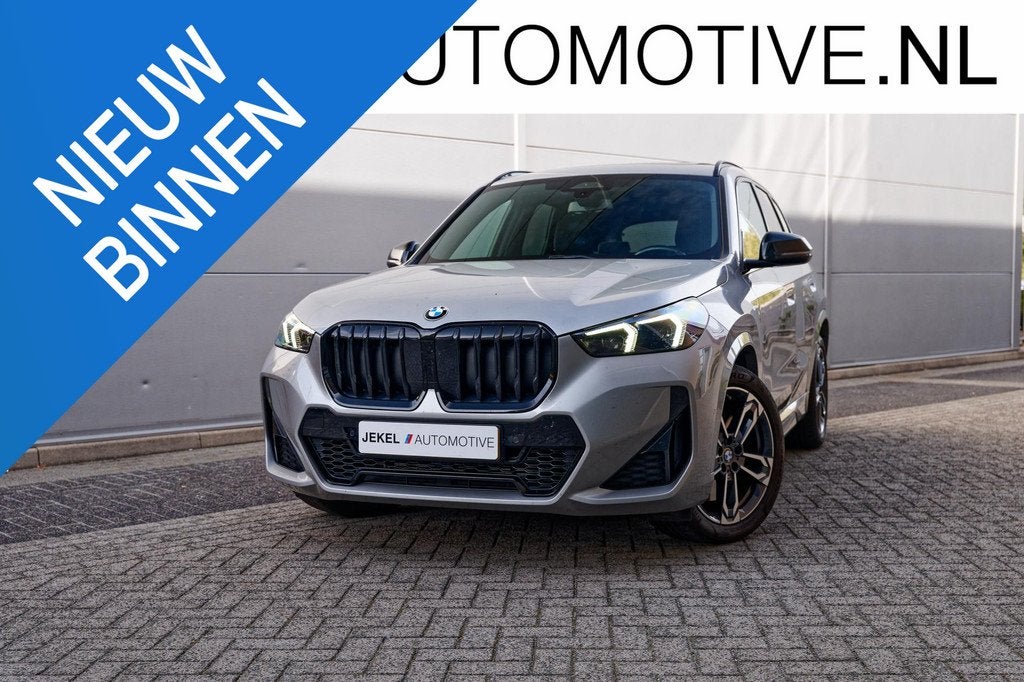 BMW X1 sDrive20i M-Sport Pro, Panoramadak, 19" LM velgen, Ha, Gebruikt, Bedrijf, 3 cilinders, 170 pk