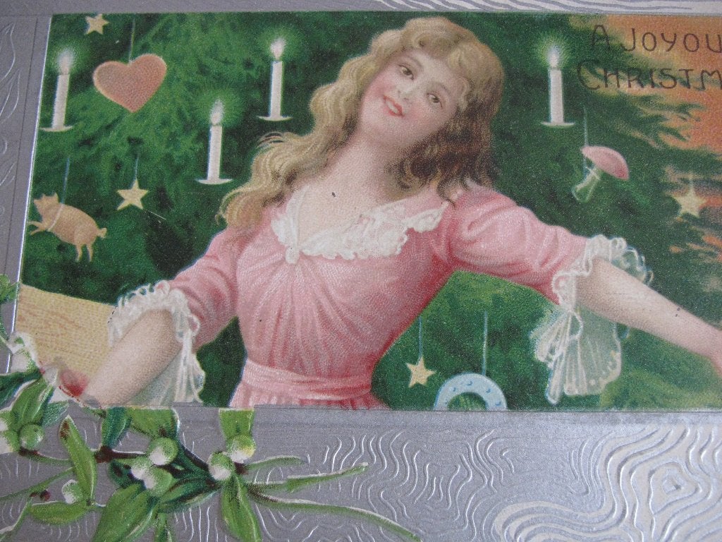 Antieke Art Nouveau Kaart met Relief - Dame bij Kerstboom, Verzenden, Voor 1920, Gelopen, Feest(dag)