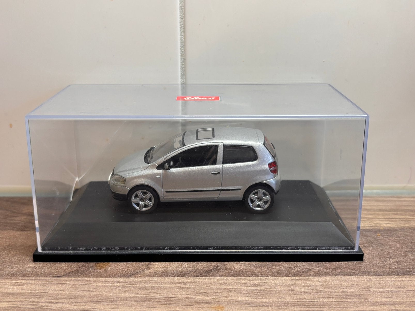 Volkswagen Fox 2005 Zilver Schuco 1:43, Ophalen of Verzenden, Gebruikt, Auto, Schuco