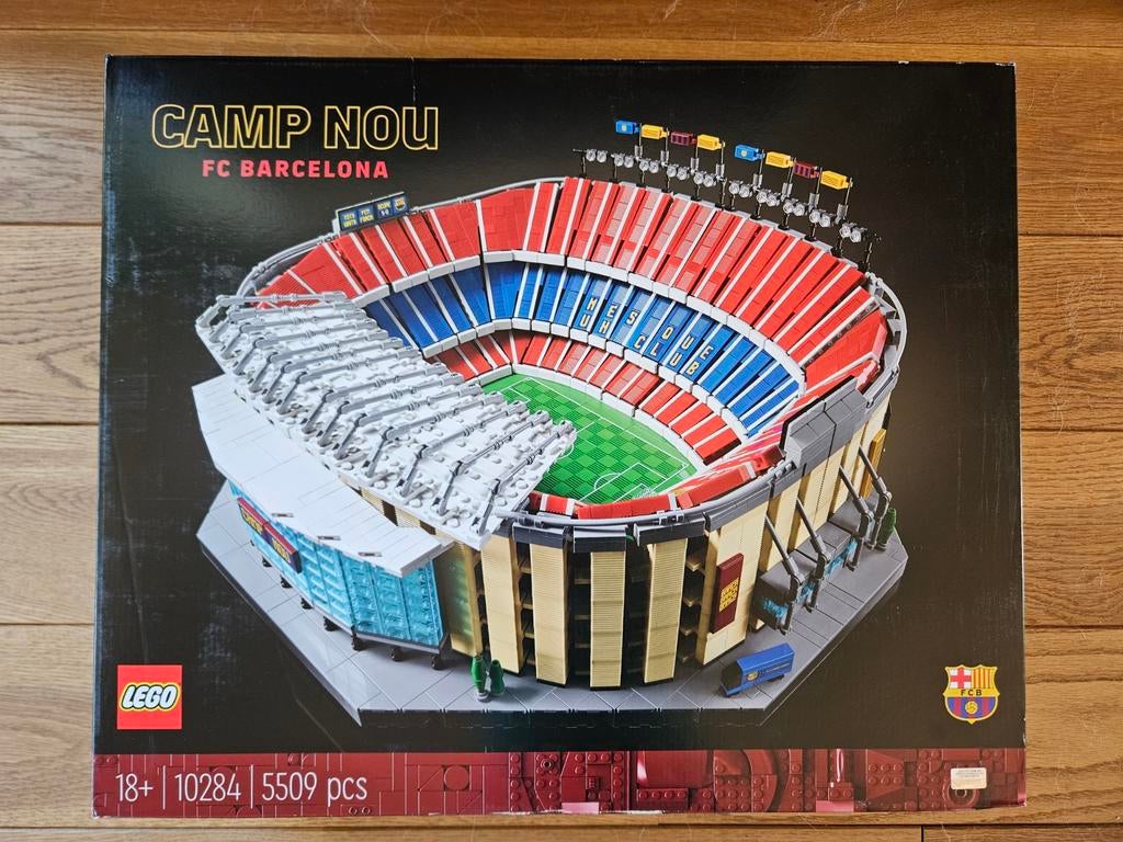 Lego 10284 Creator Expert Camp Nou - Nieuw!, Ophalen of Verzenden, Nieuw, Complete set, Lego