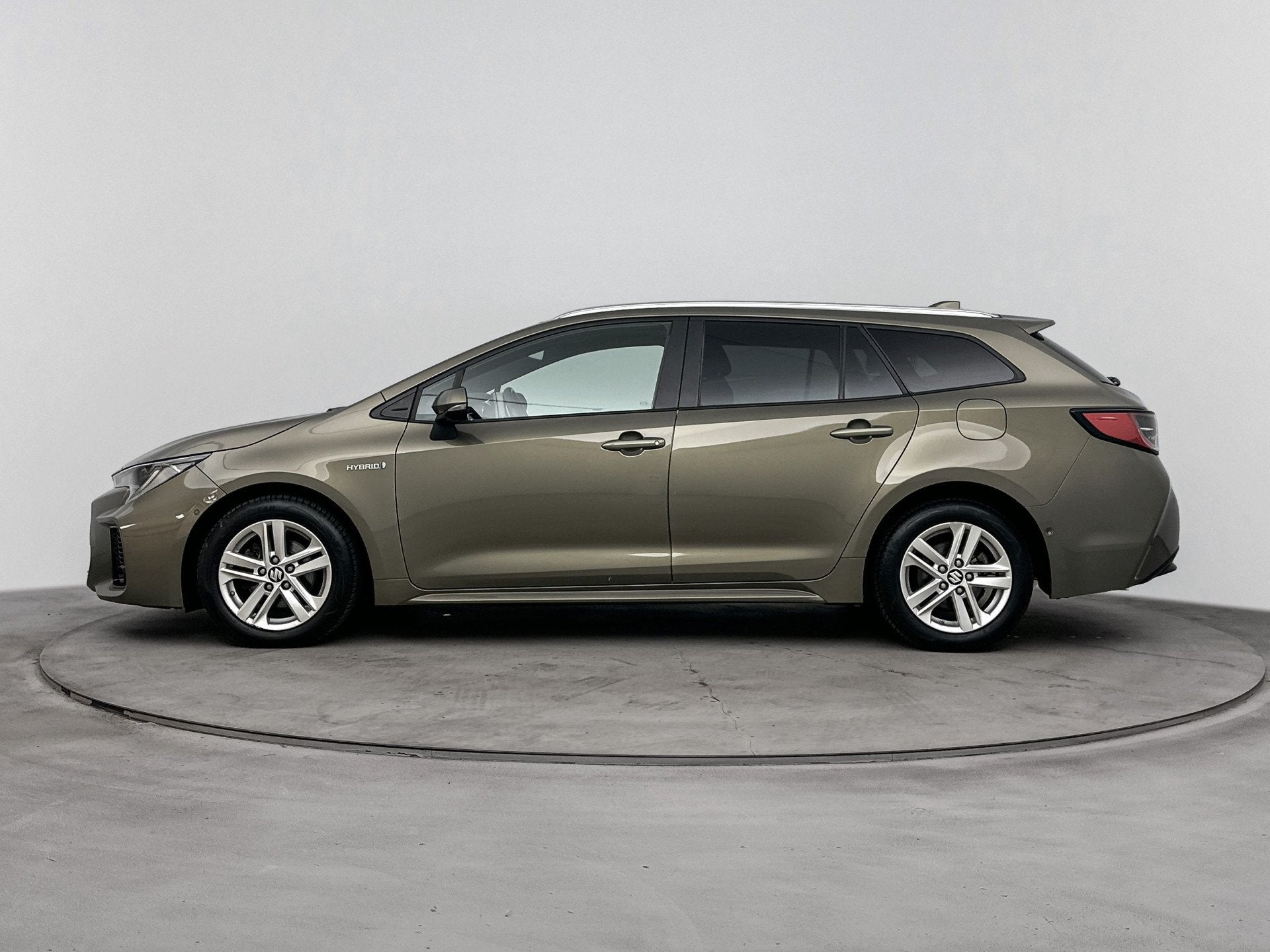 Suzuki Swace 1.8 Hybrid Style Limited | Voorruit-Stuur-Stoel, Auto's, 12 maanden, Gebruikt, 4 cilinders, 122 pk