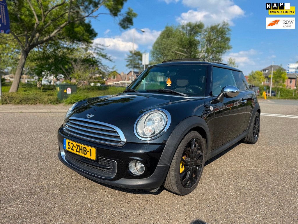 Mini 3-Deurs / / panoramadak / airco / navigatie / elek.rame, Auto's, Mini, Voorwielaandrijving, Euro 5, 4 cilinders, 4 stoelen
