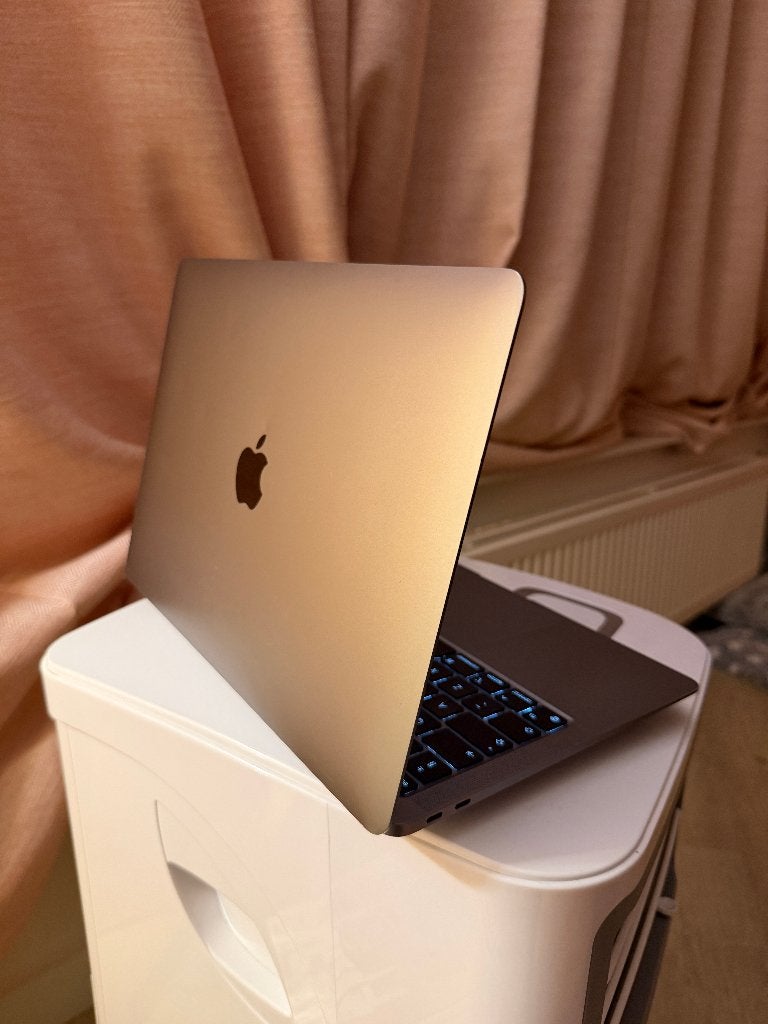 Apple MacBook Air (2020) 13.3" M1 256 GB Space Grey te koop, Computers en Software, Apple Macbooks, Ophalen, Gebruikt, 256 GB