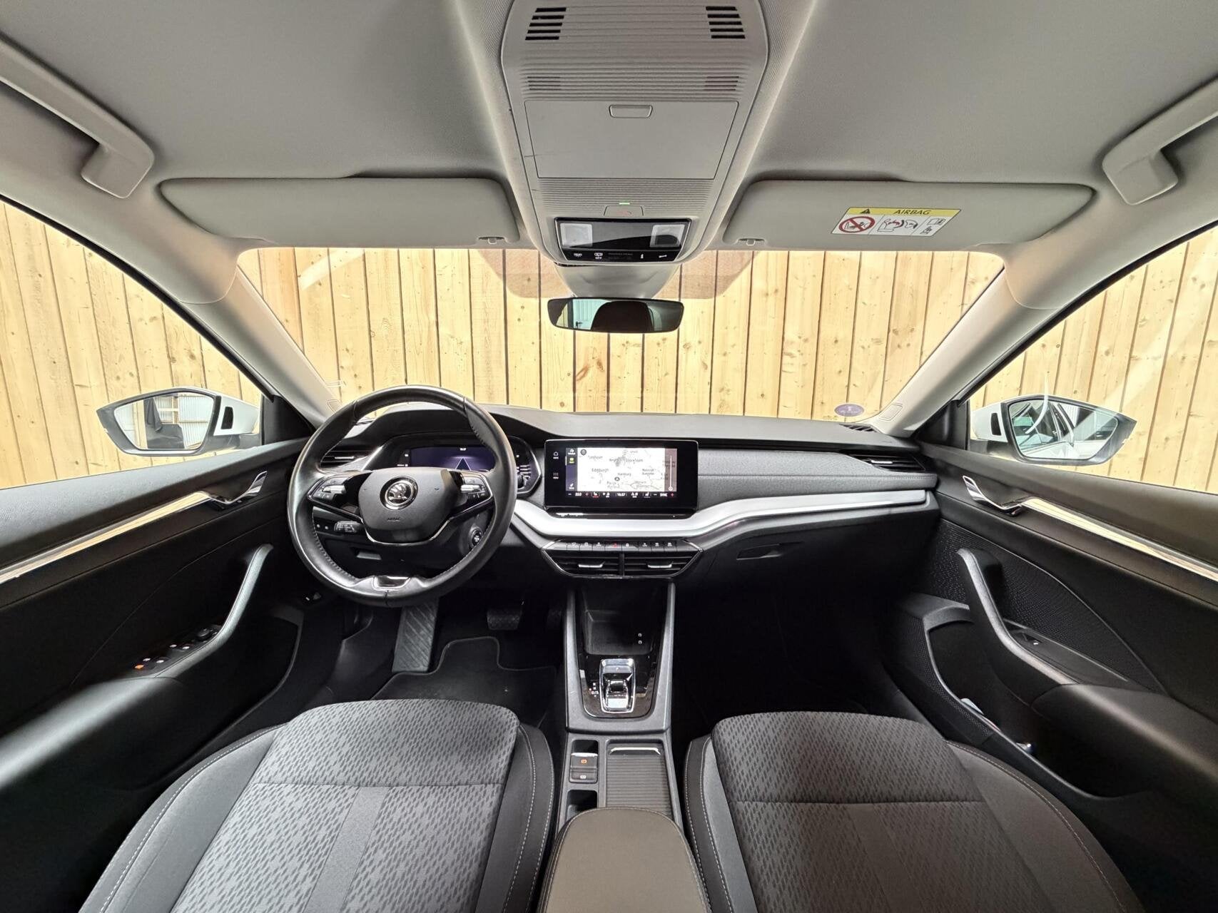 Skoda Octavia Combi 1.0 e-TSI Business Edition Plus Automaat, Auto's, Gebruikt, Wit, Origineel Nederlands, 690 kg