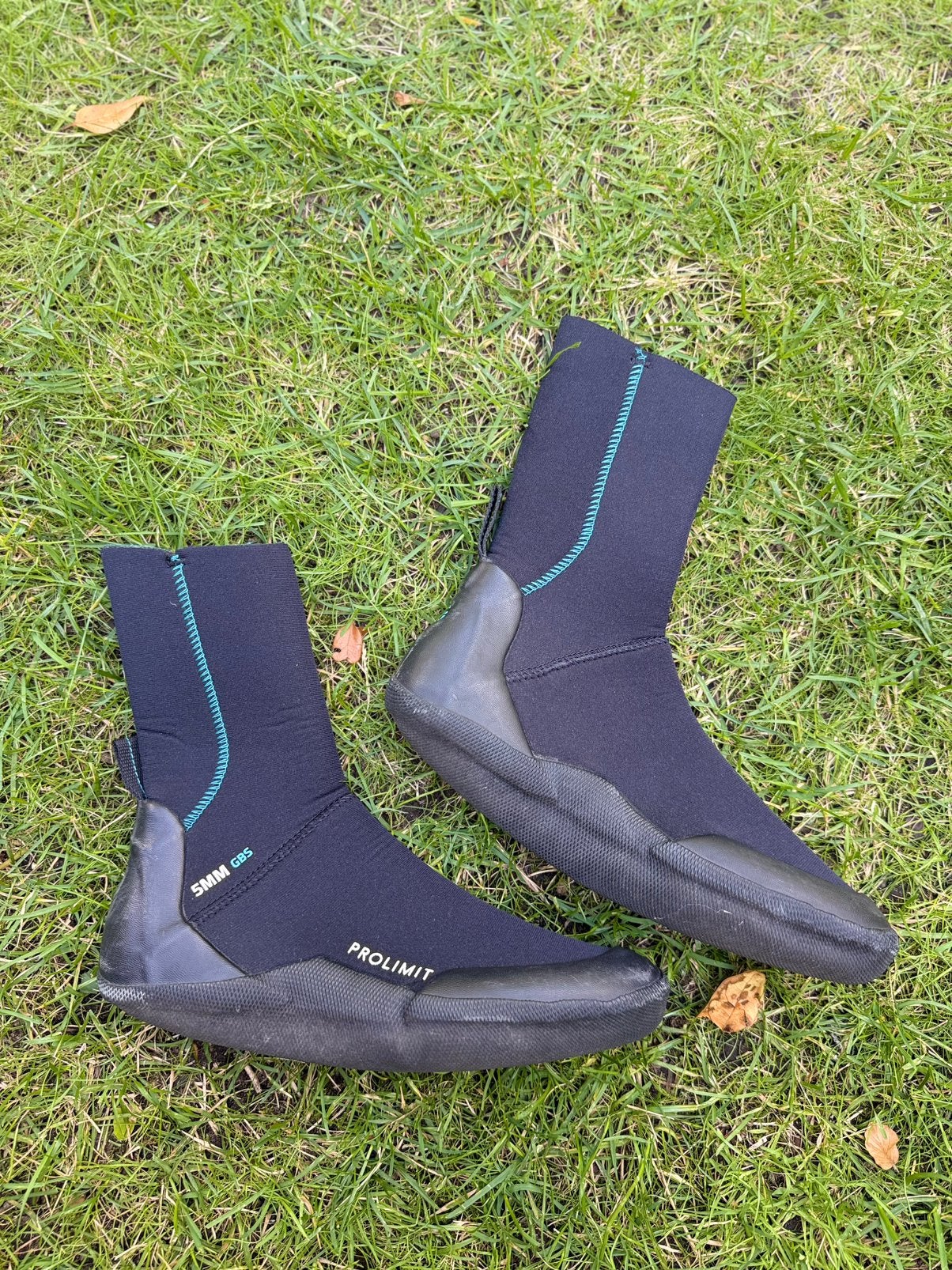 Prolimit 5mm surfschoenen mt 39 (nauwelijks gebruikt), Ophalen of Verzenden, Gebruikt, Dame of Heer, Zeil- of Surfschoenen
