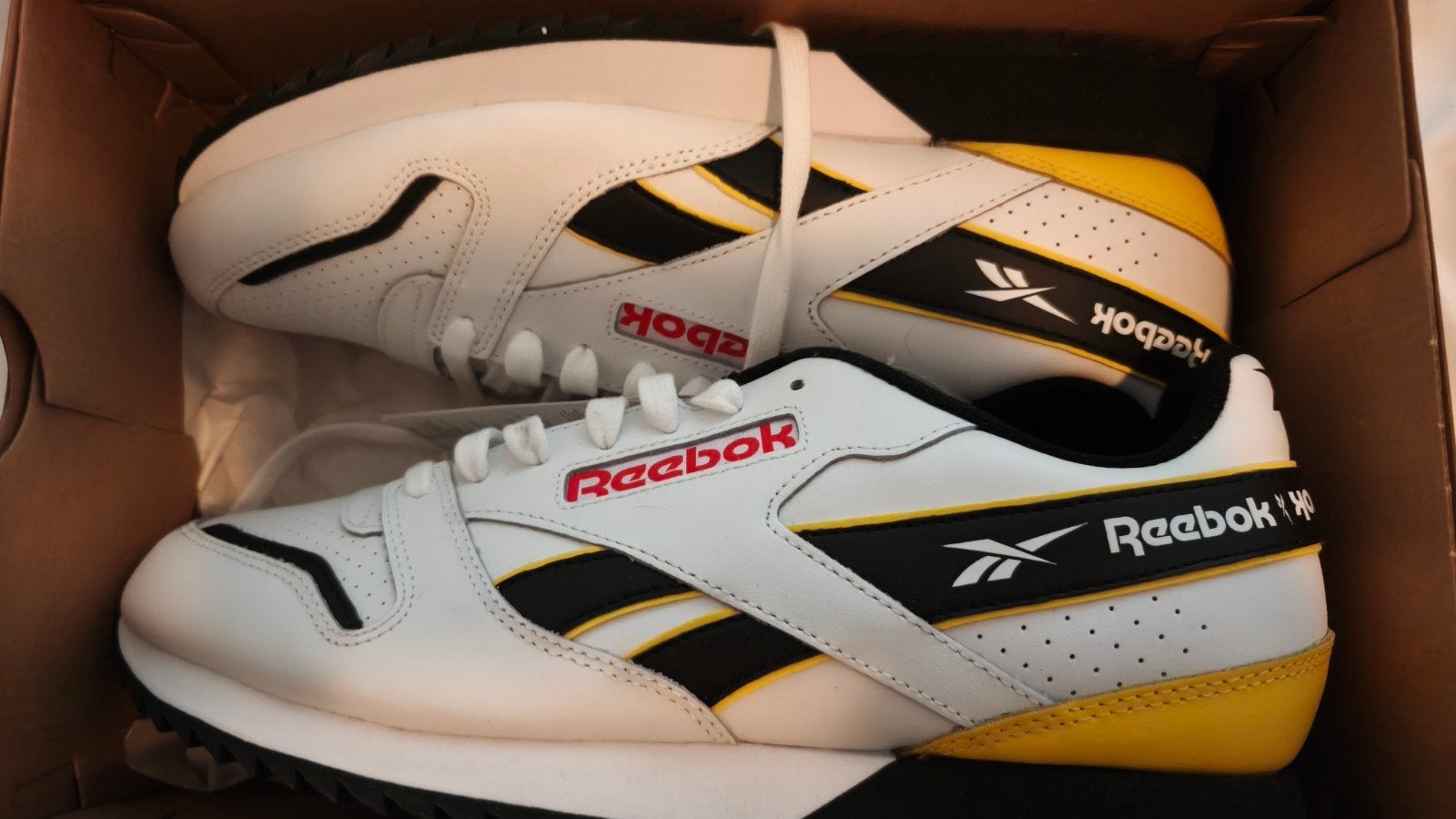 Reebok Classic Leather Ripple Trail - White/Black/Red Nieuw, Wit, Nieuw, Ophalen of Verzenden, Sneakers of Gympen