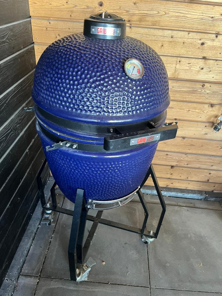 Kamado Grill Guru + vele toebehoren, Ophalen, Gebruikt, Met accessoires