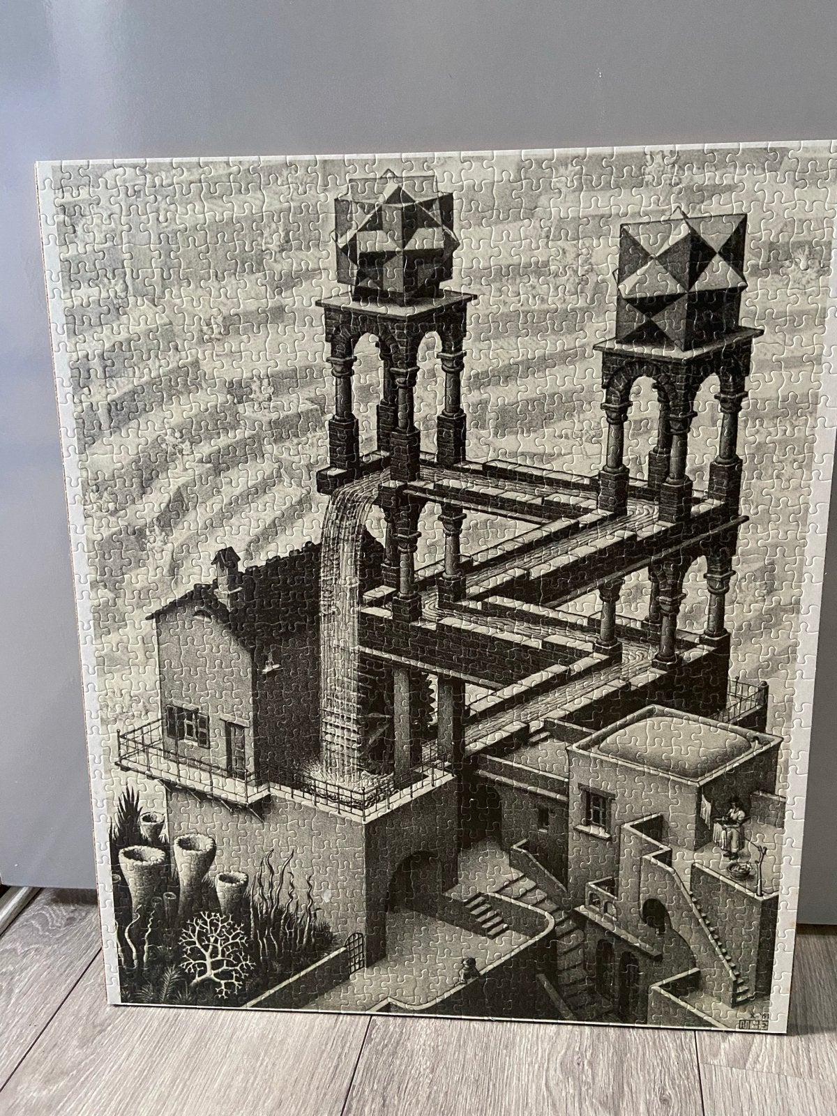 M.C. Escher Waterval Puzzel - 1000 stukjes, Ophalen of Verzenden, 500 t/m 1500 stukjes, Gebruikt, Legpuzzel