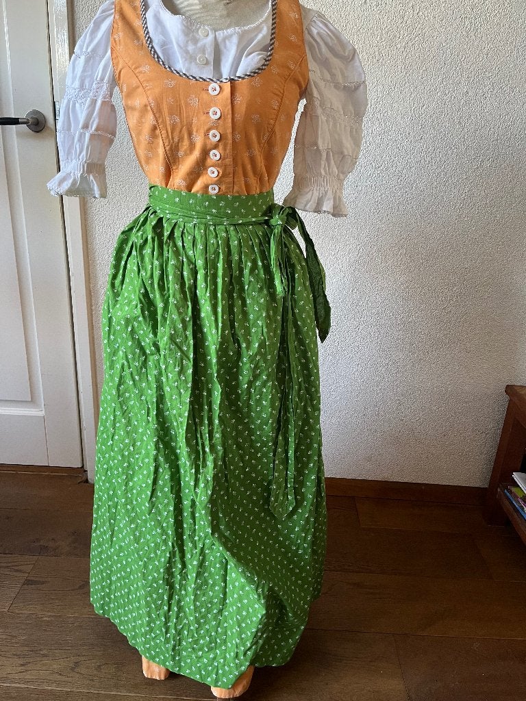 Lange Dirndl compleet maat 38 Country Line nr 38, Kleding | Dames, Maat 38/40 (M), Country Line, Ophalen of Verzenden, Overige thema's