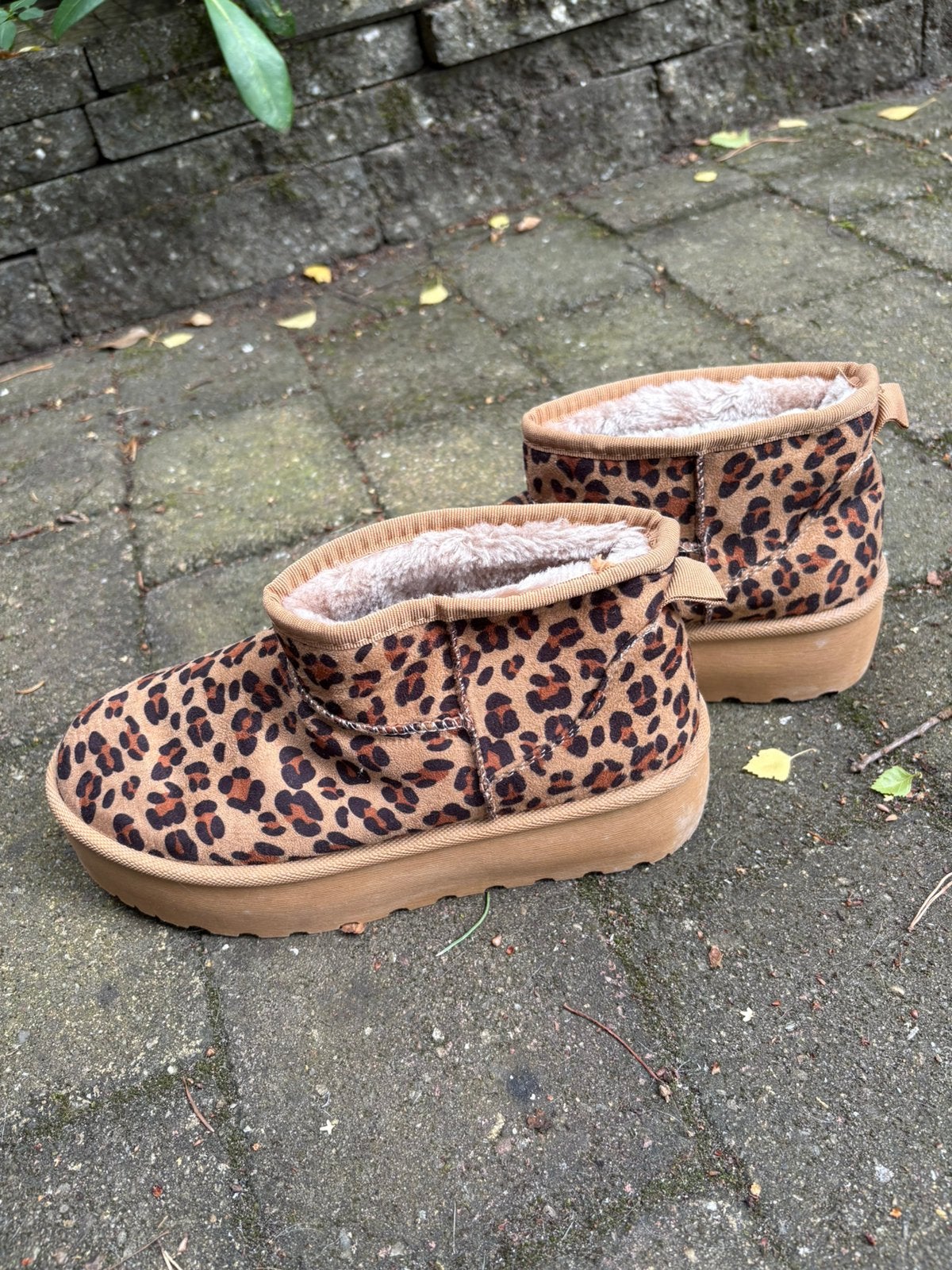 Uggs, Schoentjes, Meisje, Ophalen of Verzenden, Zo goed als nieuw