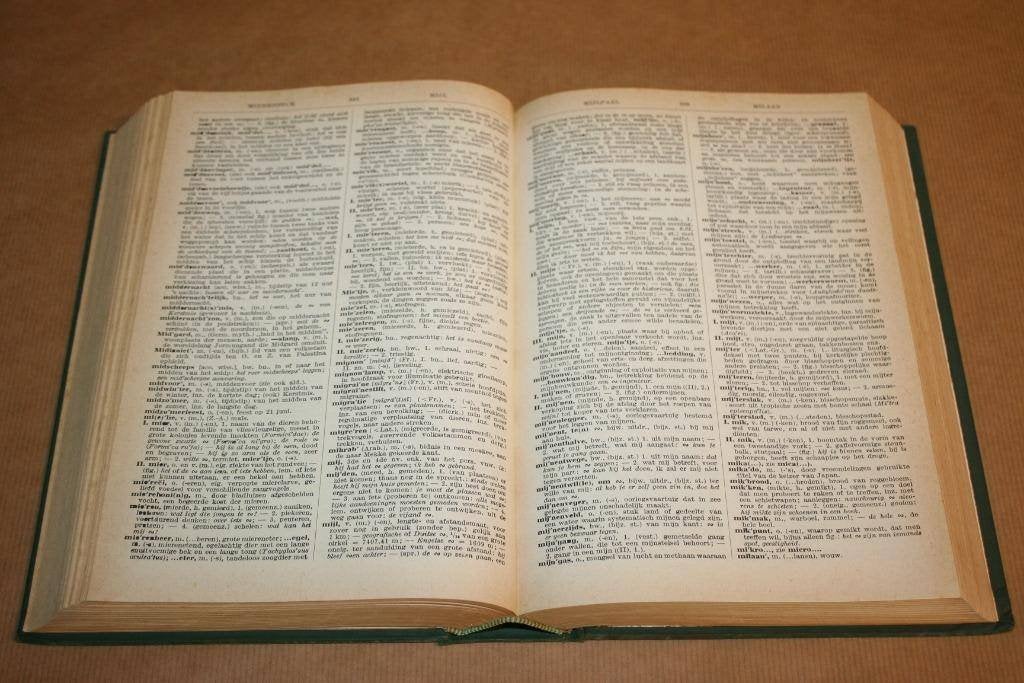 Van Dale\'s nieuw handwoordenboek der Nederlandse taal 1956, Ophalen of Verzenden, Gelezen, Van Dale, Nederlands