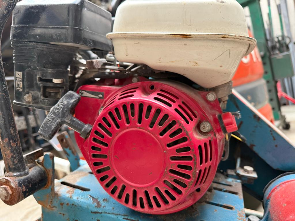 Trilplaat met Honda motor - Besto B.V., Ophalen, Gebruikt