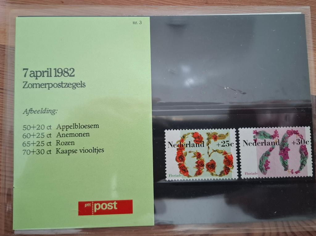Postzegelmapjes, zomer-,kinder- en europazegels, Ophalen, Na 1940, Postfris