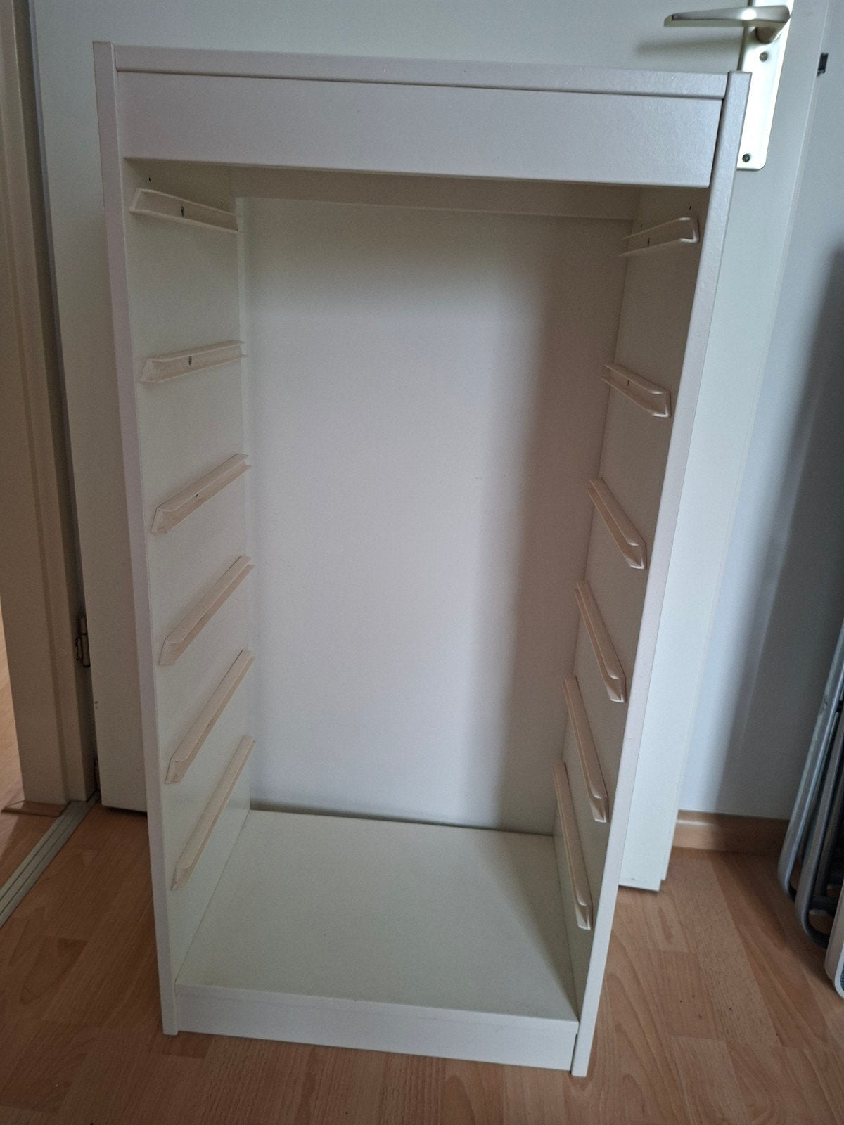 "Trofast" kast, Ophalen