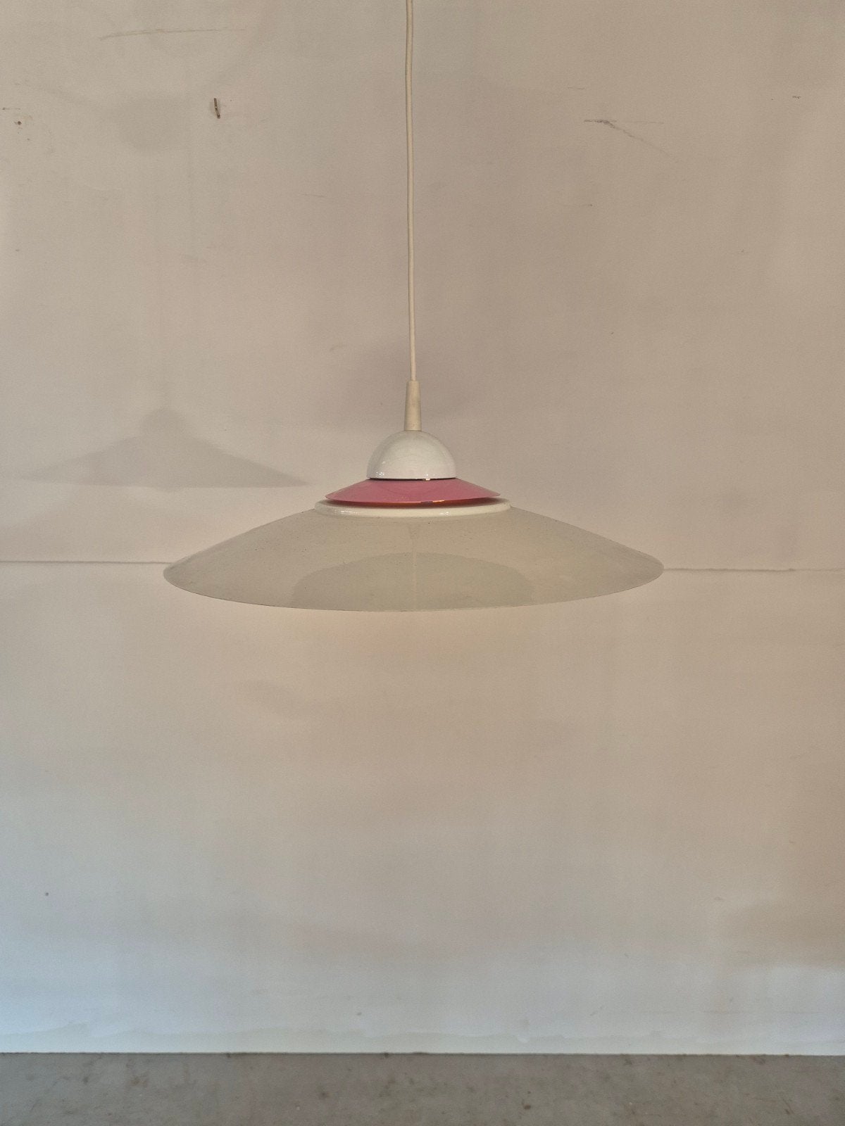 Vintage space age lamp wit roze ufo design., Onbekend, Ophalen of Verzenden, Onbekend, Onbekend