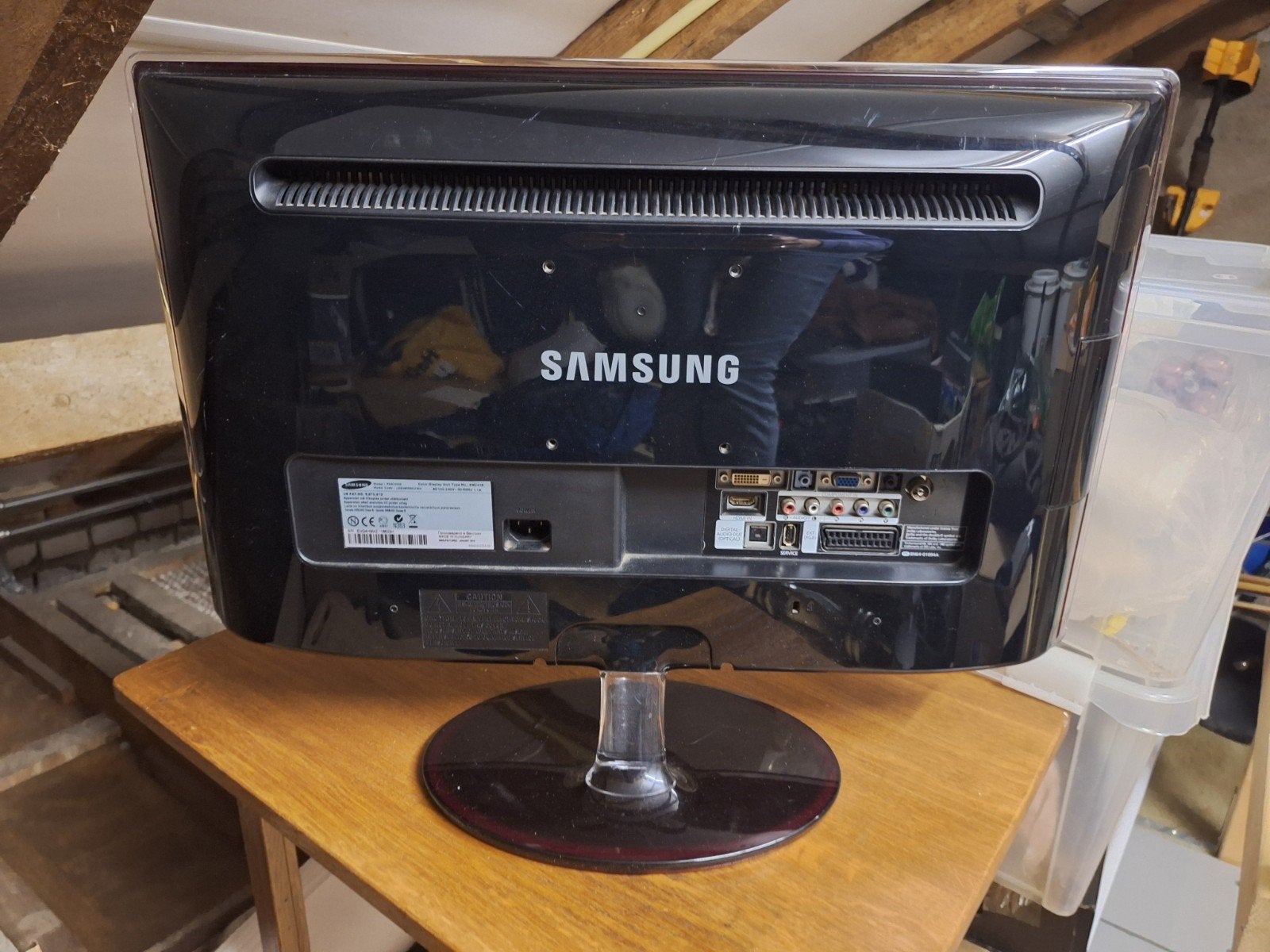 Samsung beeldscherm 24 inch
Model; P2470HD, Samsung, Gevondenengemaakt@gmail.com, 50 Hz, Ophalen of Verzenden
