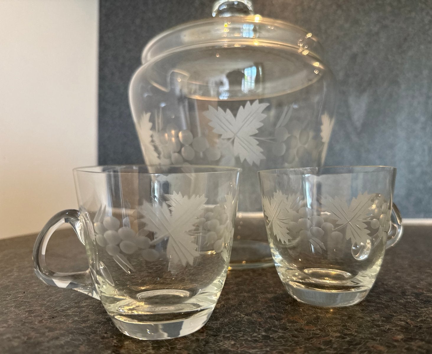 Vintage glazen bonbonnière, dekselpot 2 kopjes, druivendecor, Ophalen