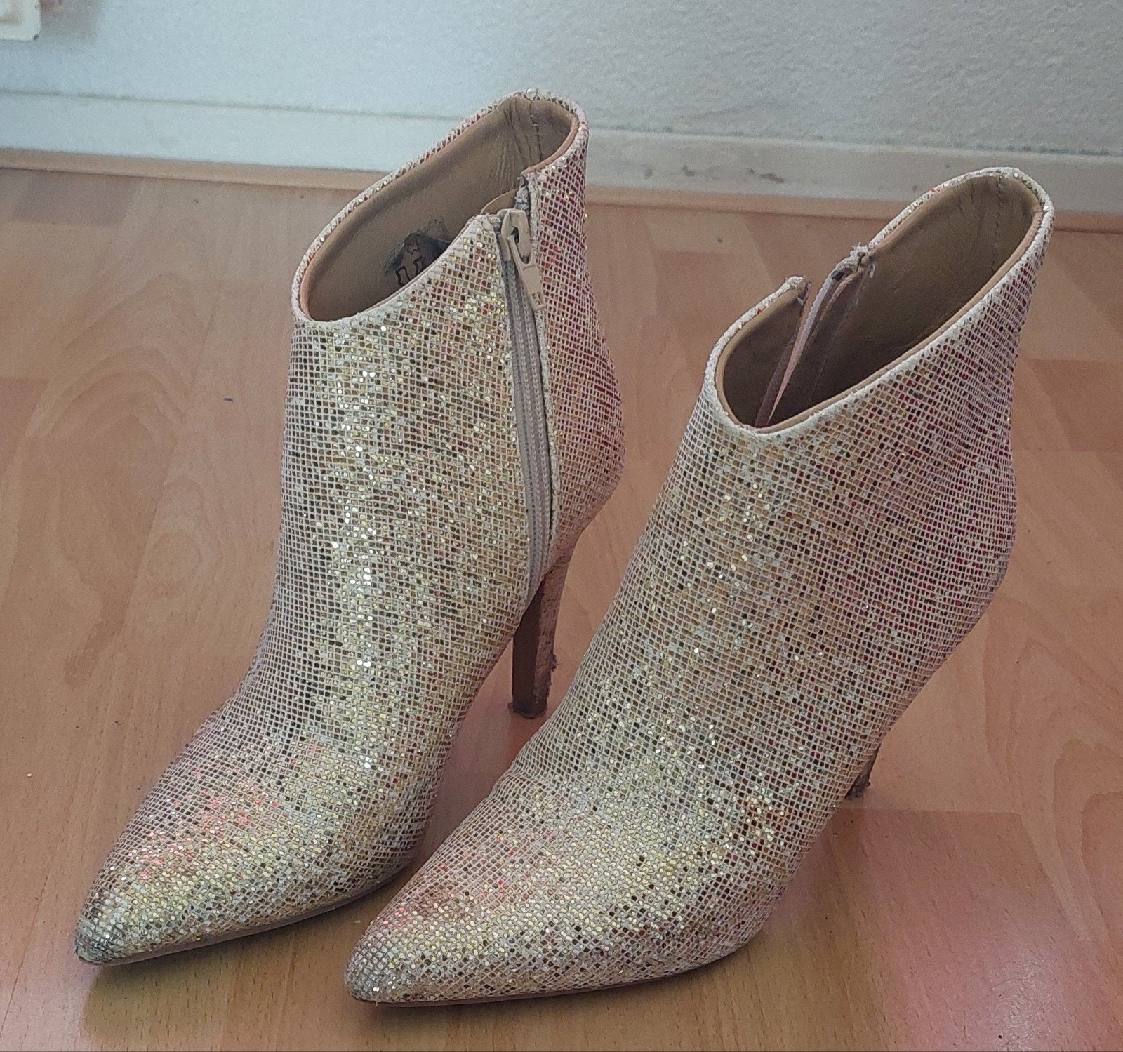 Glitterlaarsjes maat 38 Manfield, Kleding | Dames, Schoenen, Ophalen of Verzenden, Gedragen, Zwart