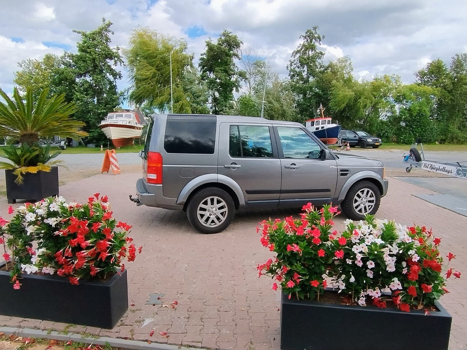 LANDROVER DISCOVERY 3 bj 2009 GRIJS kenteken MOTOR DEFECT, Auto's, Land Rover, Automaat, Zwart, Beige, Leder