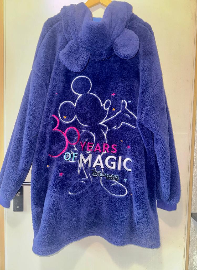 Disneyland Paris "30 Years of Magic" oversized hoodiedeken, Verzenden, Mickey Mouse, Zo goed als nieuw, Beeldje of Figuurtje