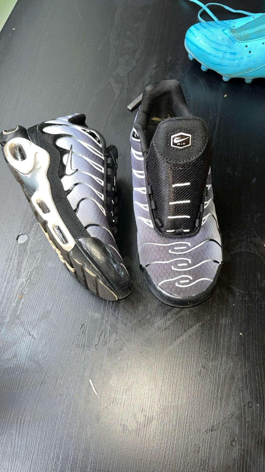 Nike Air Max Plus TN - Zwart/Grijs Sneakers, Ophalen, Zo goed als nieuw, Zwart, Sneakers of Gympen