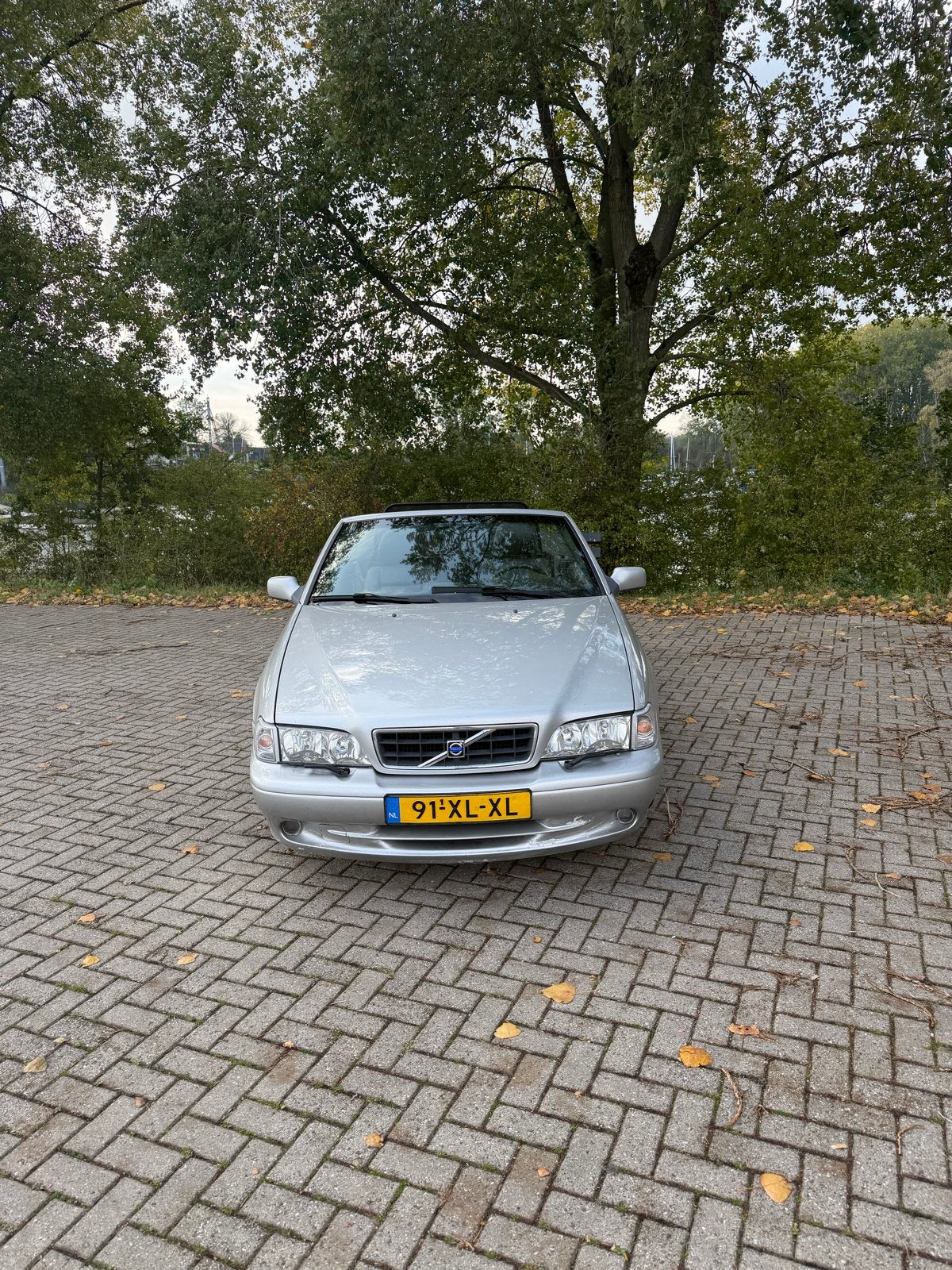 Volvo C70 2.4 T Cabrio AUT 2004 Grijs, Auto's, C70, Cabriolet, 4 stoelen, 2435 cc