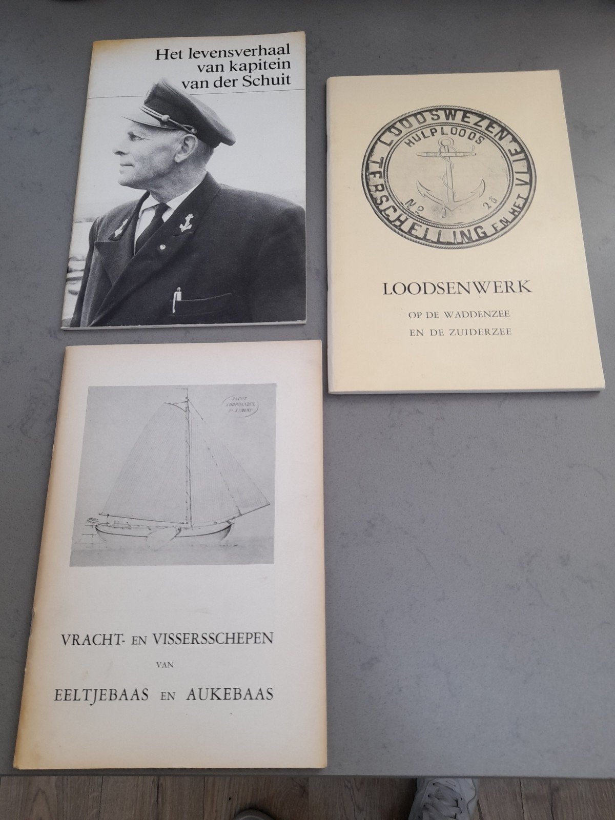 3 Maritieme Boeken: Kapitein, Loodsenwerk, Vrachtschepen, Ophalen of Verzenden, Diverse auteurs