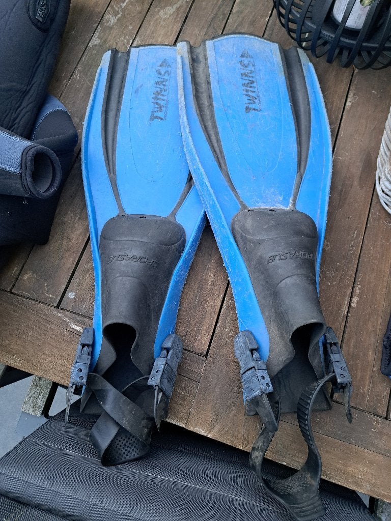Buitenvinnen (L) Sporasub, Watersport en Boten, Duiken, Ophalen of Verzenden, Gebruikt, Zwem- of Duikvliezen