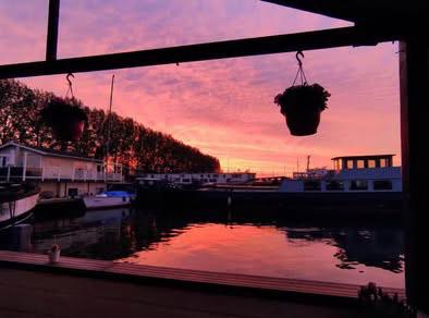 Mooie woonboot 98m2 ground floor 3 doubles room, Huizen en Kamers, Woonboten te koop, Noord-Brabant, 3 kamers, Verkoop zonder makelaar