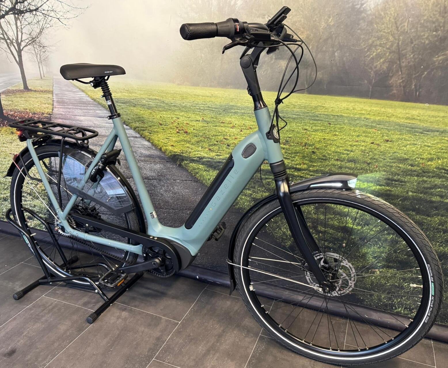 Gazelle Grenoble C5 BOSCH | AANBIEDING | €3999 → €3199, Koninklijke Gazelle N.V., Wilhelminaweg 8 6951 BP Dieren Nederland, Nieuw