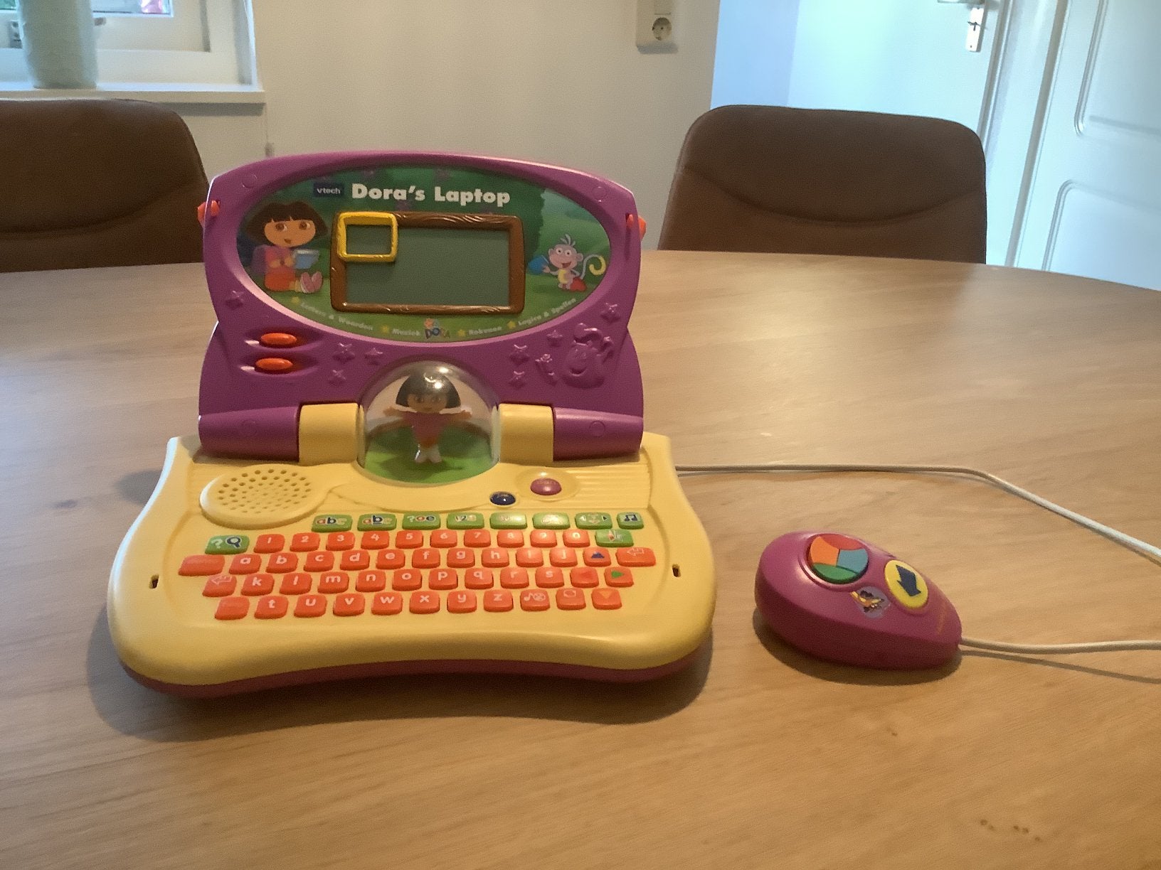 Dora.s laptop, Ophalen of Verzenden, Zo goed als nieuw
