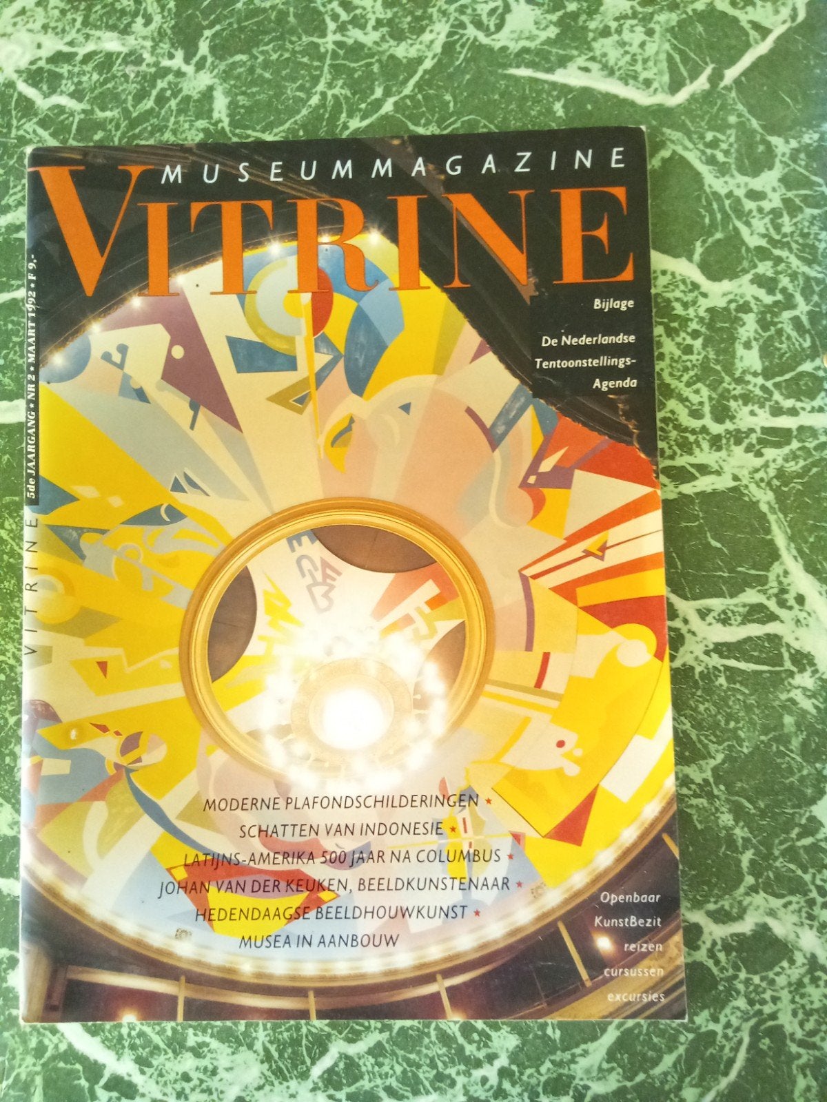 Museum Magazine Vitrine - 5e Jaargang, Nr. 2 (Maart 1992), Ophalen of Verzenden, Gelezen, Overige onderwerpen