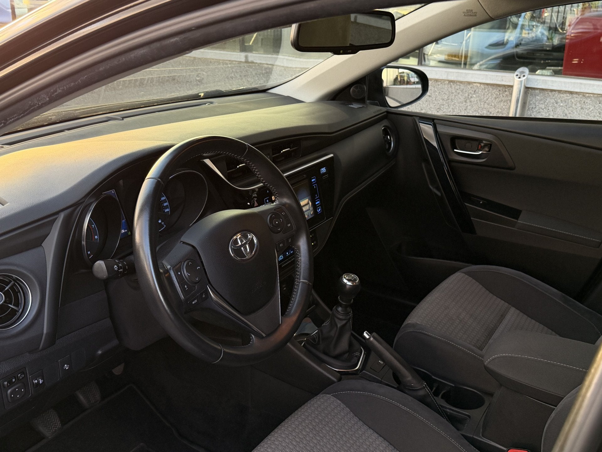 Toyota Auris 1.2 T | Cruise | Stoelverwarming | Lane Assist, Auto's, Voorwielaandrijving, 450 kg, Gebruikt, 4 cilinders