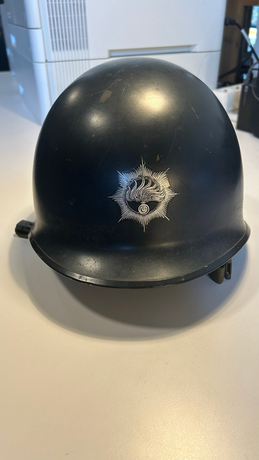 Helm M53 voormalige rijkspolitie, Verzamelen, Ophalen of Verzenden, Overige soorten, Nederland, Helm of Baret