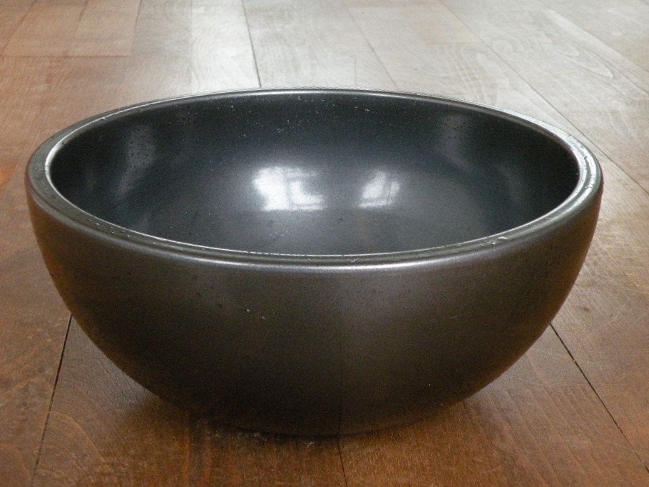 Schaal, prachtig geglazuurd aardewerk.  Doorsnede 26 cm., Huis en Inrichting, Schaal, Rond, Ophalen of Verzenden, Zo goed als nieuw