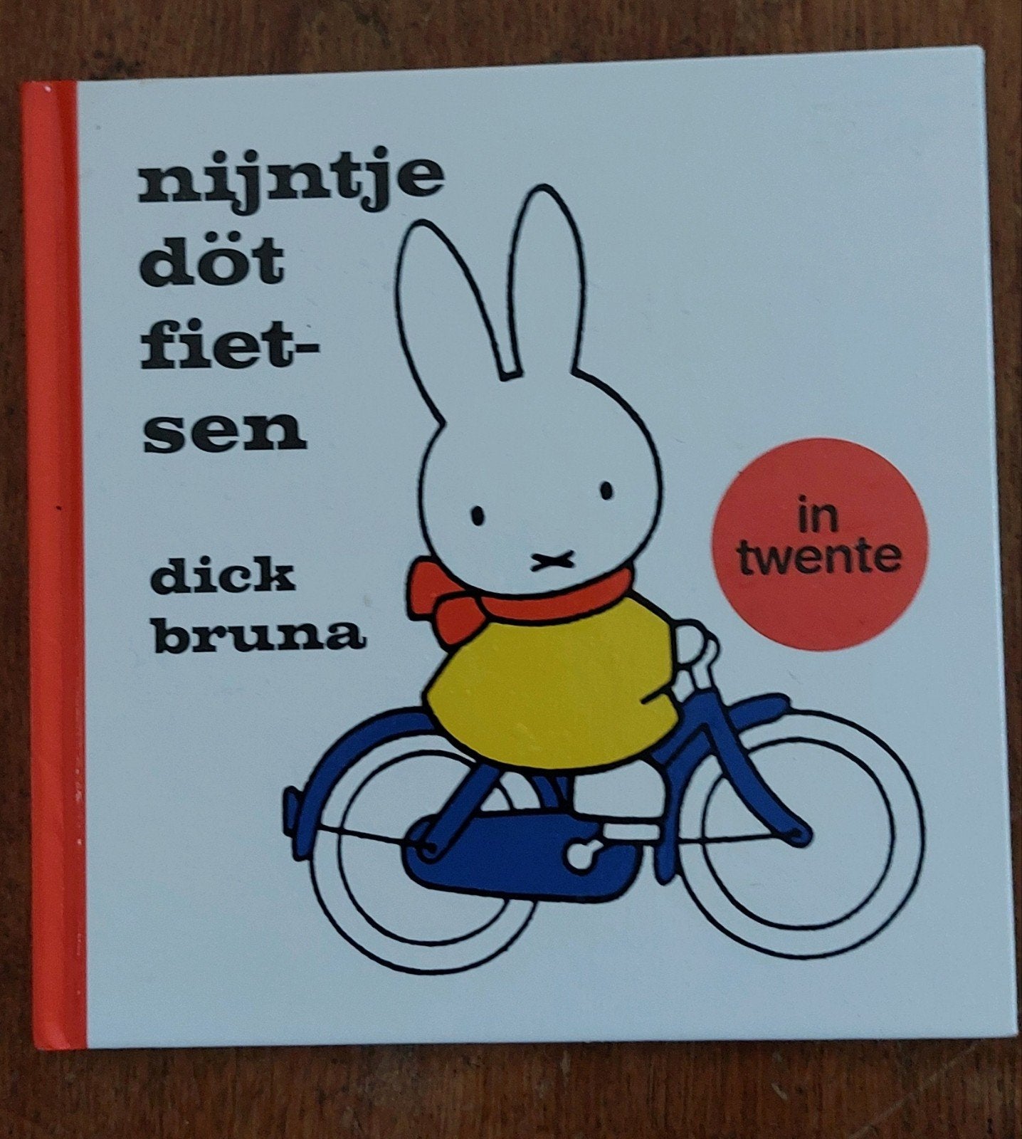 Dick Bruna - nijntje döt fietsen in Twente, Fictie algemeen, Ophalen of Verzenden, Zo goed als nieuw, Dick Bruna