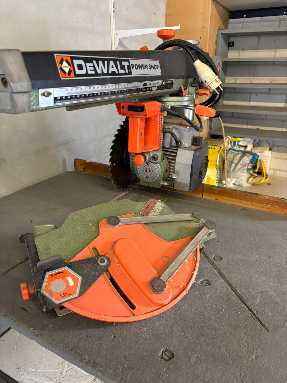 DeWalt radiaal afkort zaagmachine, Ophalen, Gebruikt, 70 mm of meer, Afkortzaag